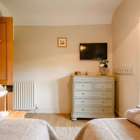 4 Bed In Ullswater 88023 *