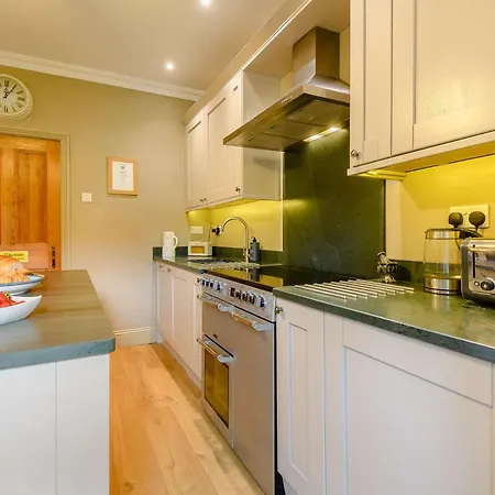 4 Bed In Ullswater 88023 Holiday home *